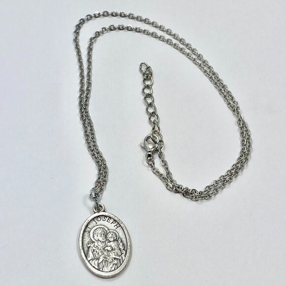 Vintage St. Joseph Medal Pendant Necklace Catholic Saint Baby Jesus Made Italy - Picture 7 of 9